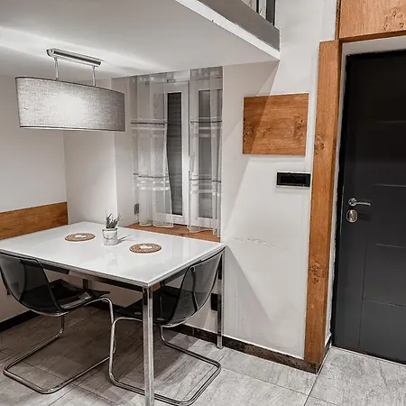 Urban Lux Loft Apartment